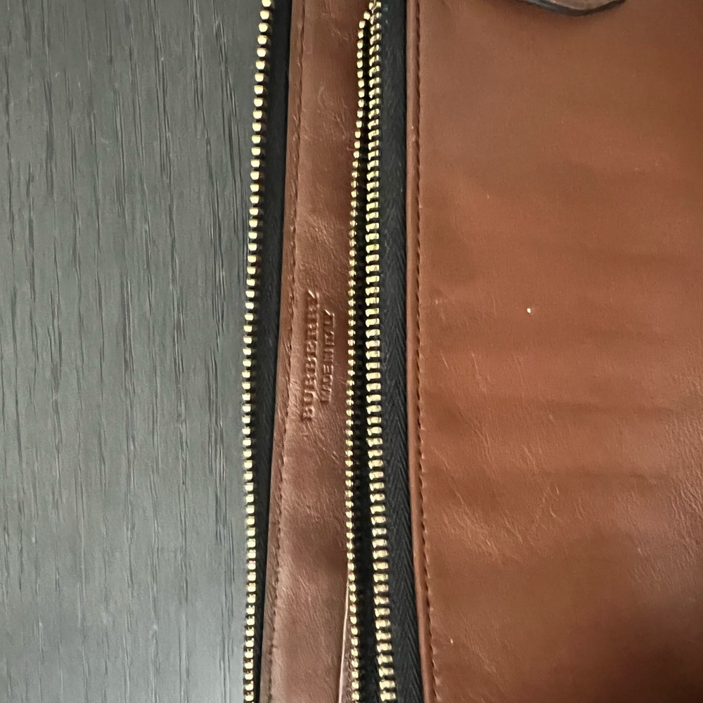 burberry brown leather zippered wallet - Picture 7 of 9